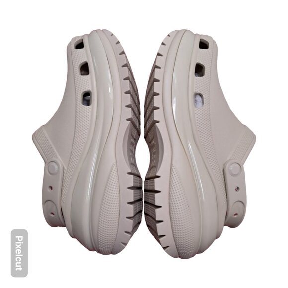 NWT Crocs Classic Mega Crush Clog - Color: Bone - Size: Men 7 /Women 9 (25.4 cm) - Picture 9 of 14